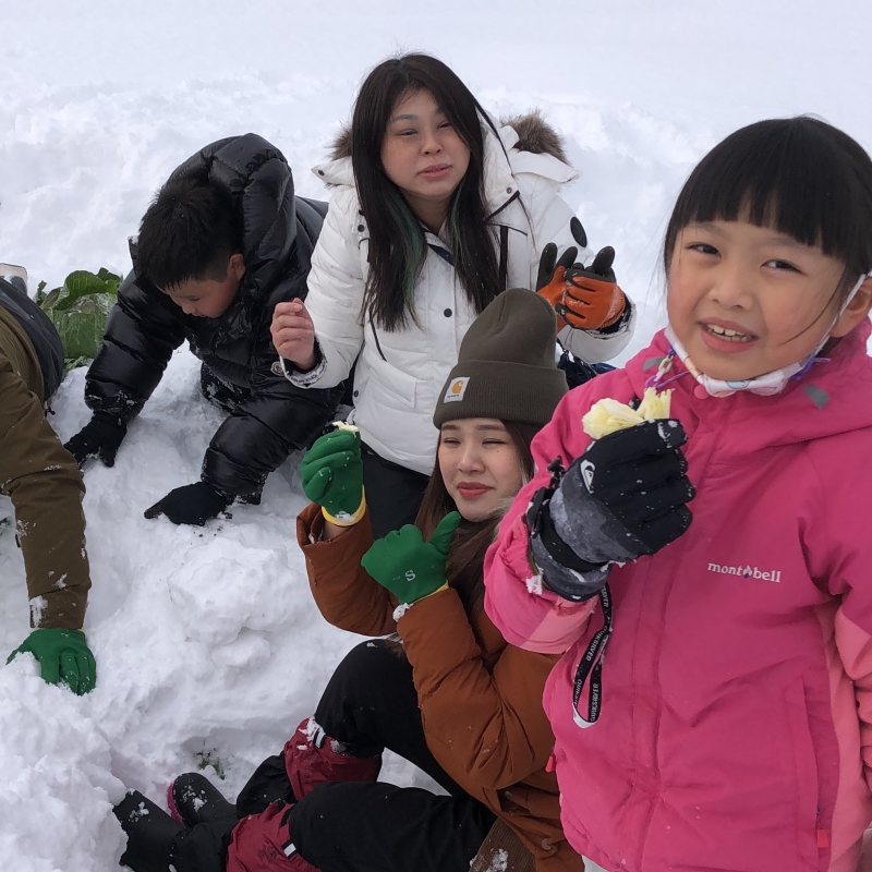 「越冬野菜探検隊！」遠藤ファームさんの雪中キャベツ掘り起こし体験＆スノーピクニック 　Cabbage Tour & Snow Picnic