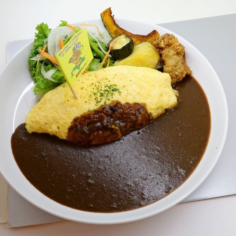 富良野オムカレーは「富良野まちなか食堂」。12/31,1/1も営業します。